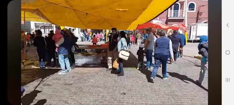 Exhibe Barbosa que Ayuntamiento de Puebla cobra “derecho de piso” a ambulantes