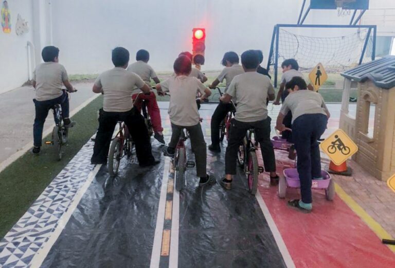 Capacita SMT a 529 estudiantes en cultura vial en febrero