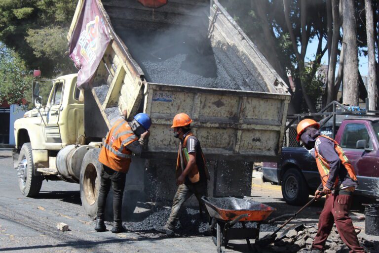 Con jornadas integrales de servicios, Ayuntamiento de Puebla mejora entornos en Las Hadas