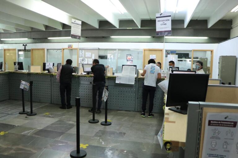 Continúa SMT con trámite de documentos en oficinas de La Paz