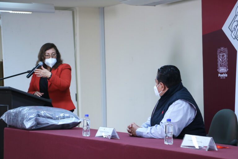 Dona Secretaría de Movilidad y Transporte cobertores al SEDIF para grupos vulnerables