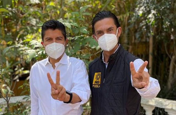 Enfrenta Eduardo Rivera denuncia ante FGE por presuntas irregularidades financieras