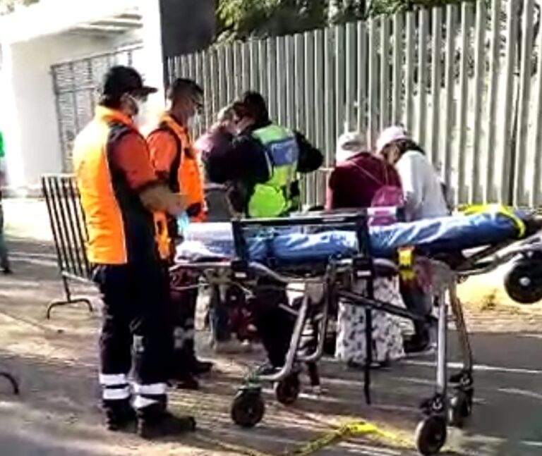 Fallece mujer de 82 años de edad por infarto, se sintió mal en espera de ser vacunada