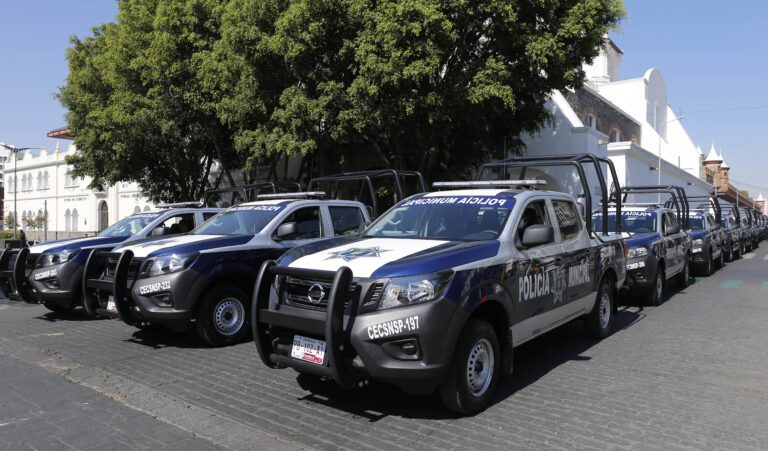 Gobierno de Puebla entregó 45 patrullas y mil 69 chalecos a municipios