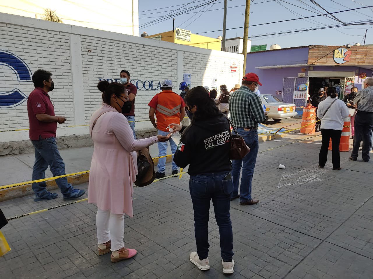 Poblanos vuelven a las filas para garantizar vacuna anticovid para abuelitos
