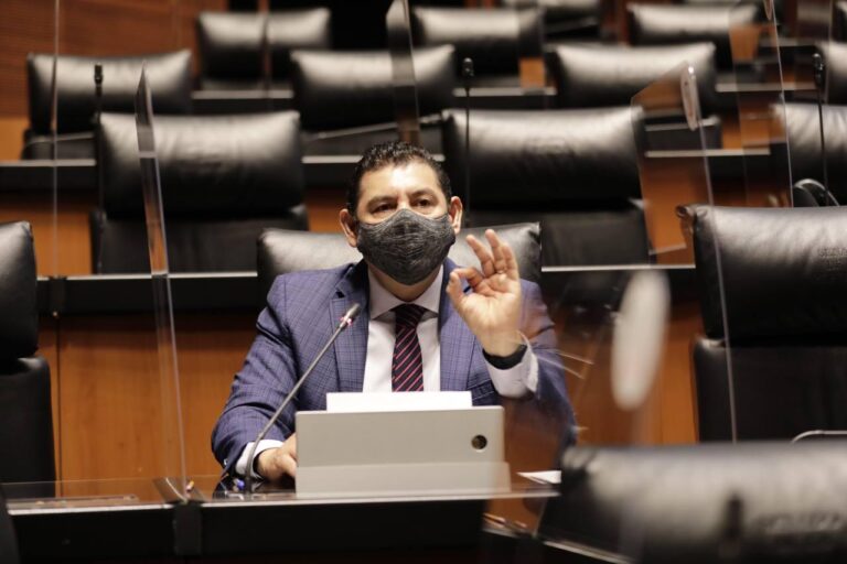 Respalda AMLO propuesta para nacionalizar el litio