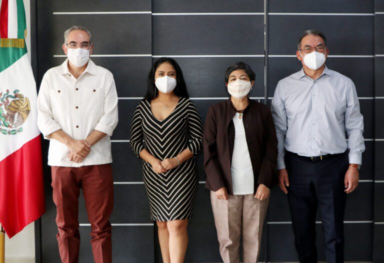 Acuerdan SEP y Salud estrategia de vacunación para trabajadores de la educación