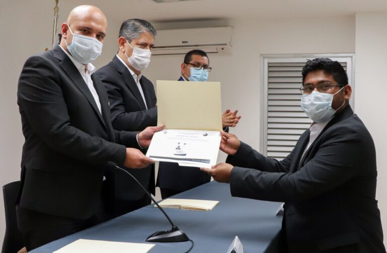 FGE entrega certificación a personal especializado en desaparición