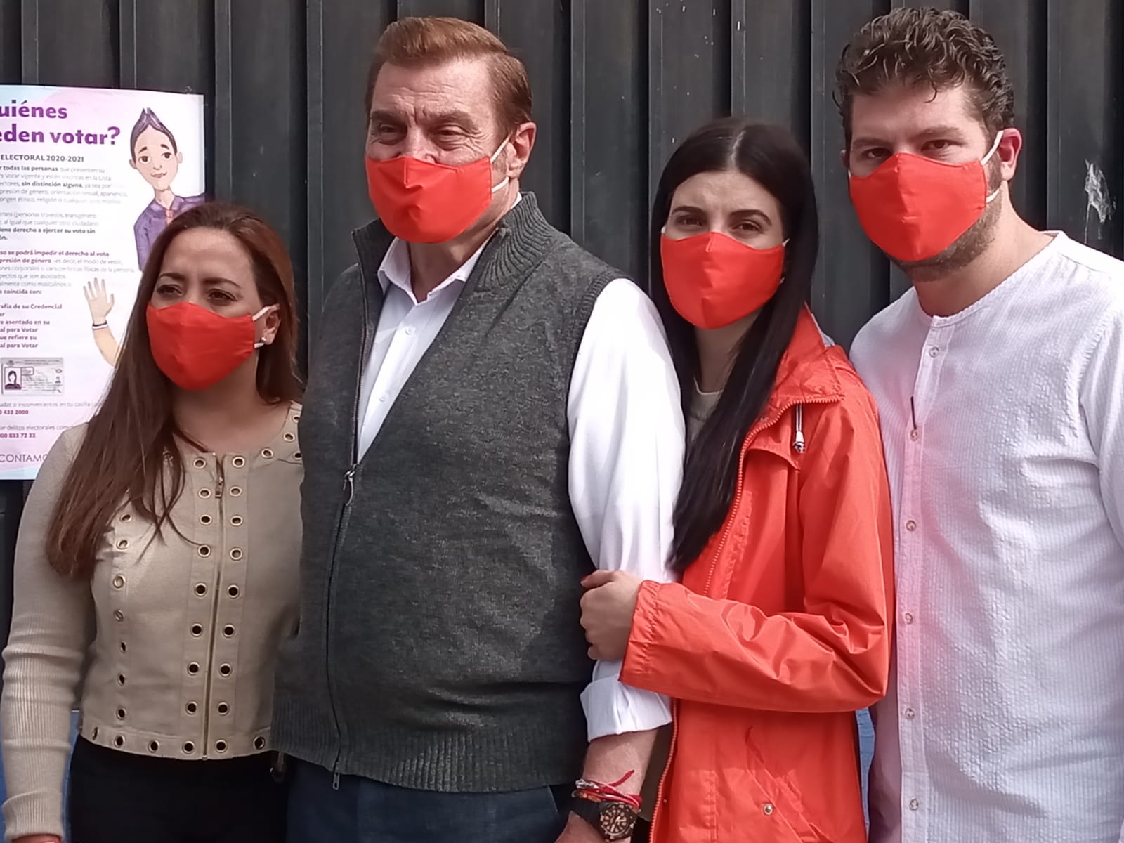 Clase política poblana acuden a votar (GALERÍA) (2)