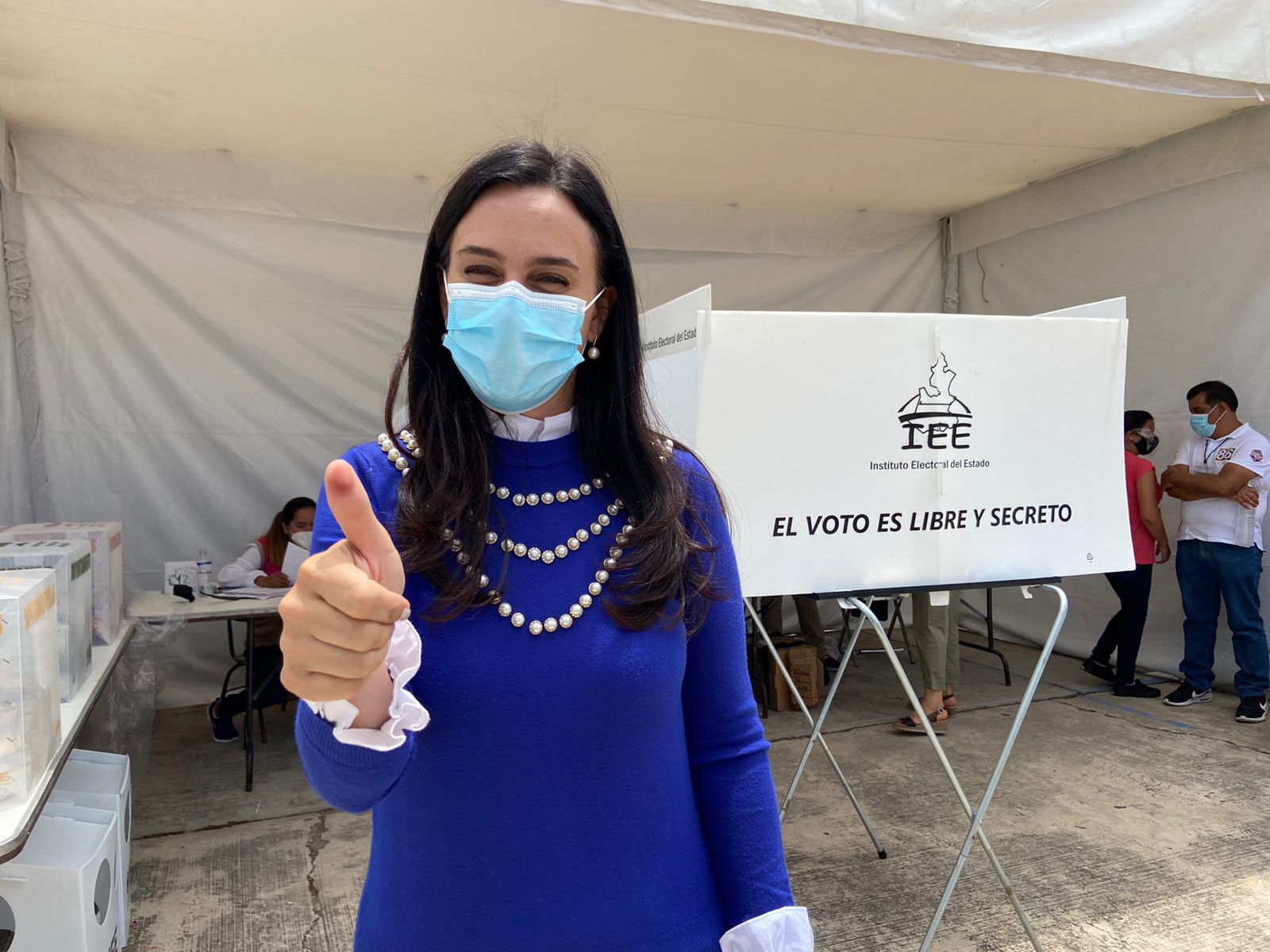 Clase política poblana acuden a votar (GALERÍA) (8)
