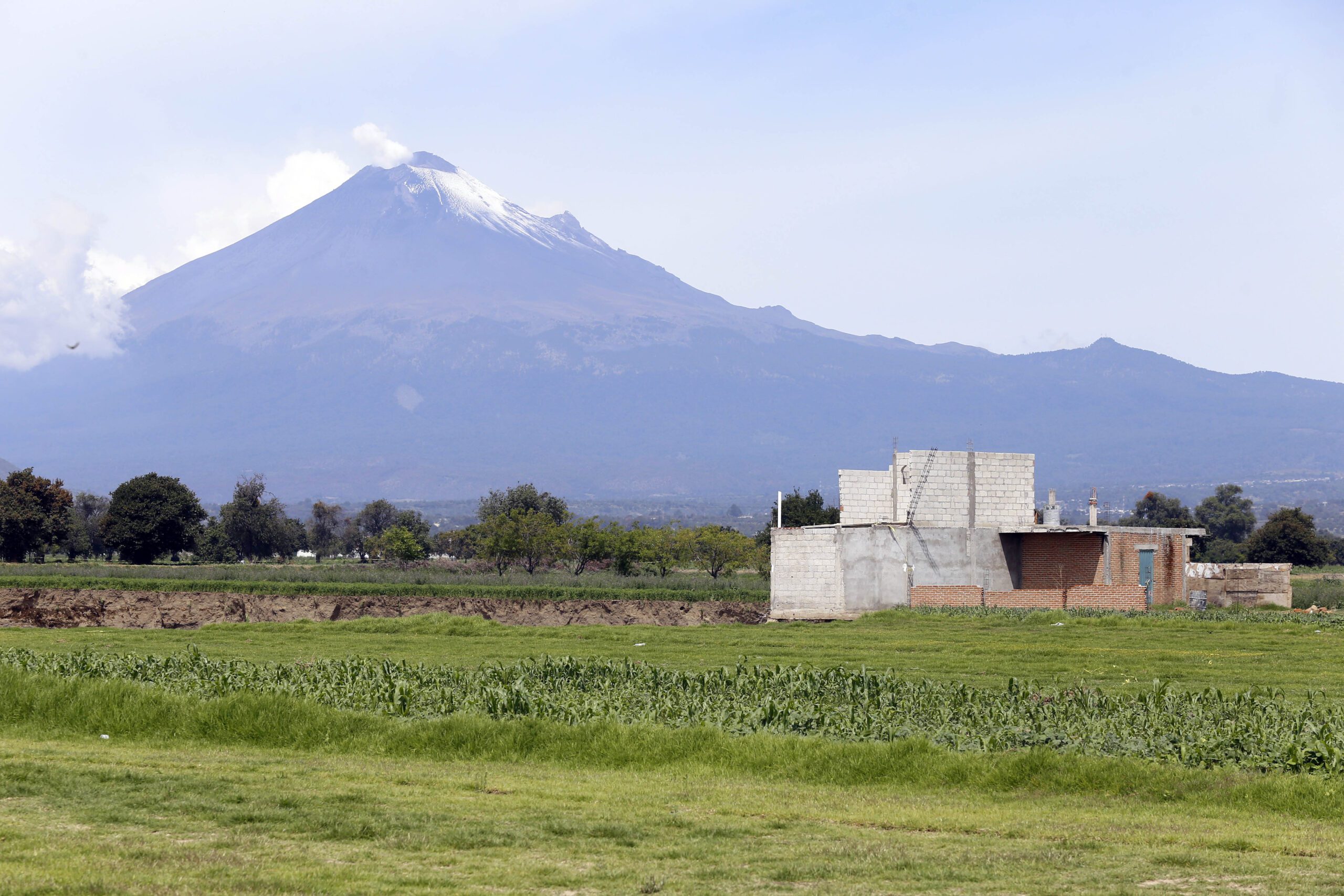 “Gobierno del estado responde por su gente” MBH; realiza gira de trabajo en la zona del socavón