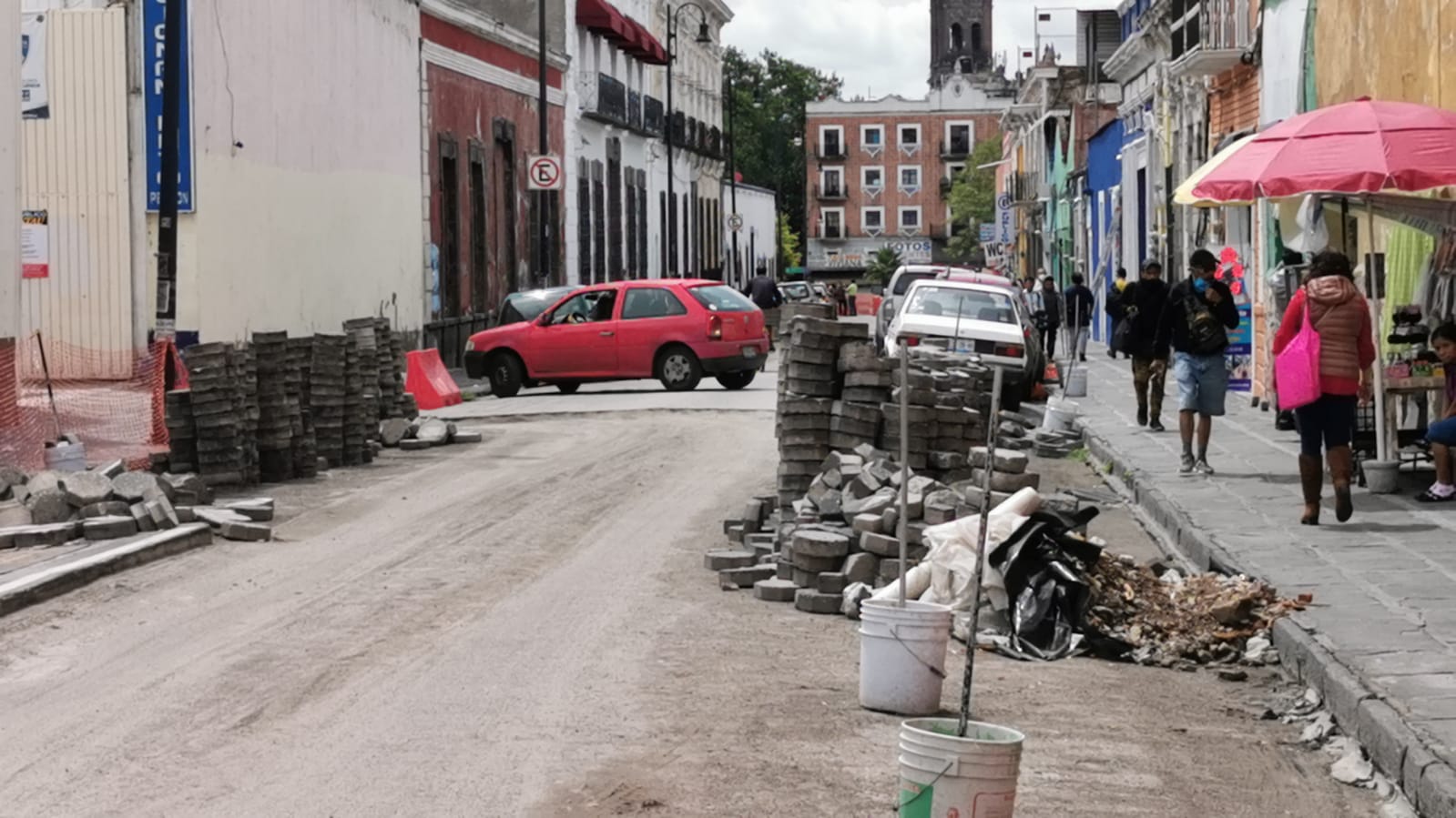 Heredarán calles sin adoquines al gobierno de Lalo Rivera, admite alcaldesa