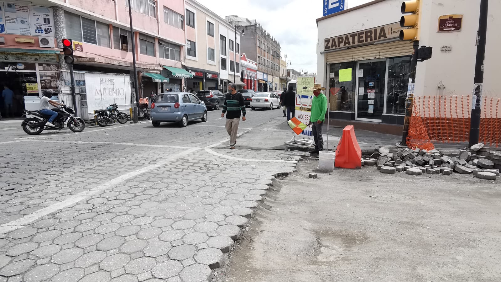 Sólo colocarán adoquín en 8 y 14 Poniente; pasada gestión municipal no tramitó permisos