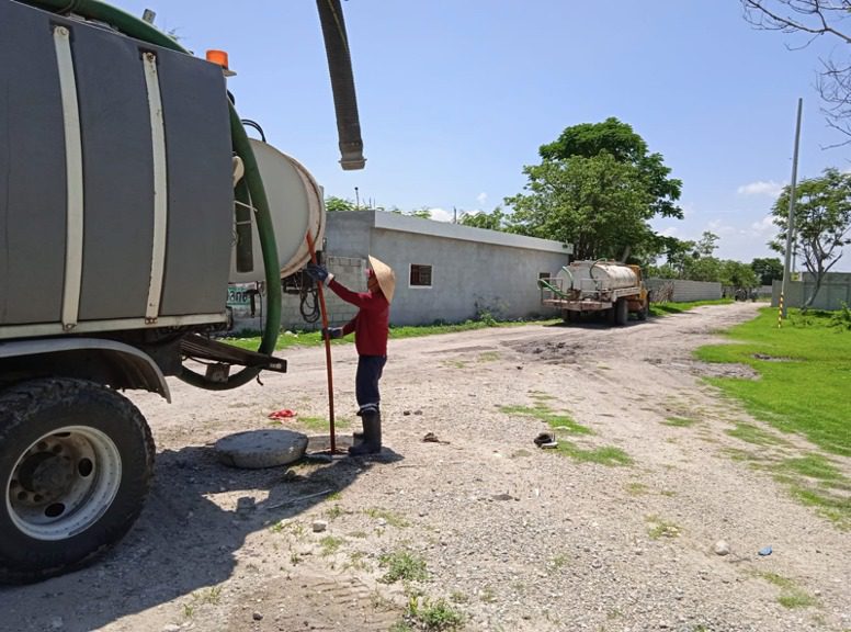 Desazolva CEASPUE drenaje sanitario en Huatlatlauca
