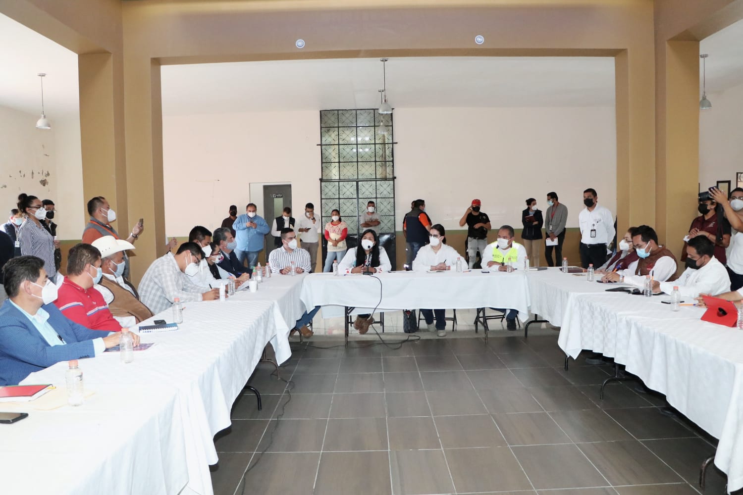 Recorre SDR cultivos afectados por “Grace” en las sierras Norte y Nororiental