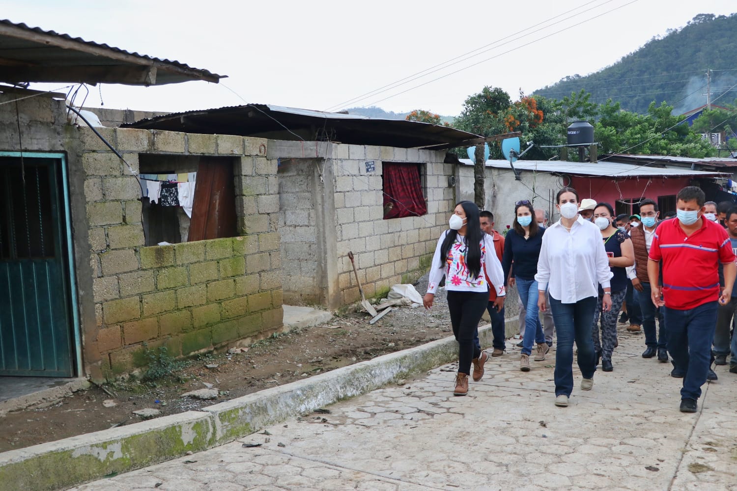 Recorre SDR cultivos afectados por “Grace” en las sierras Norte y Nororiental