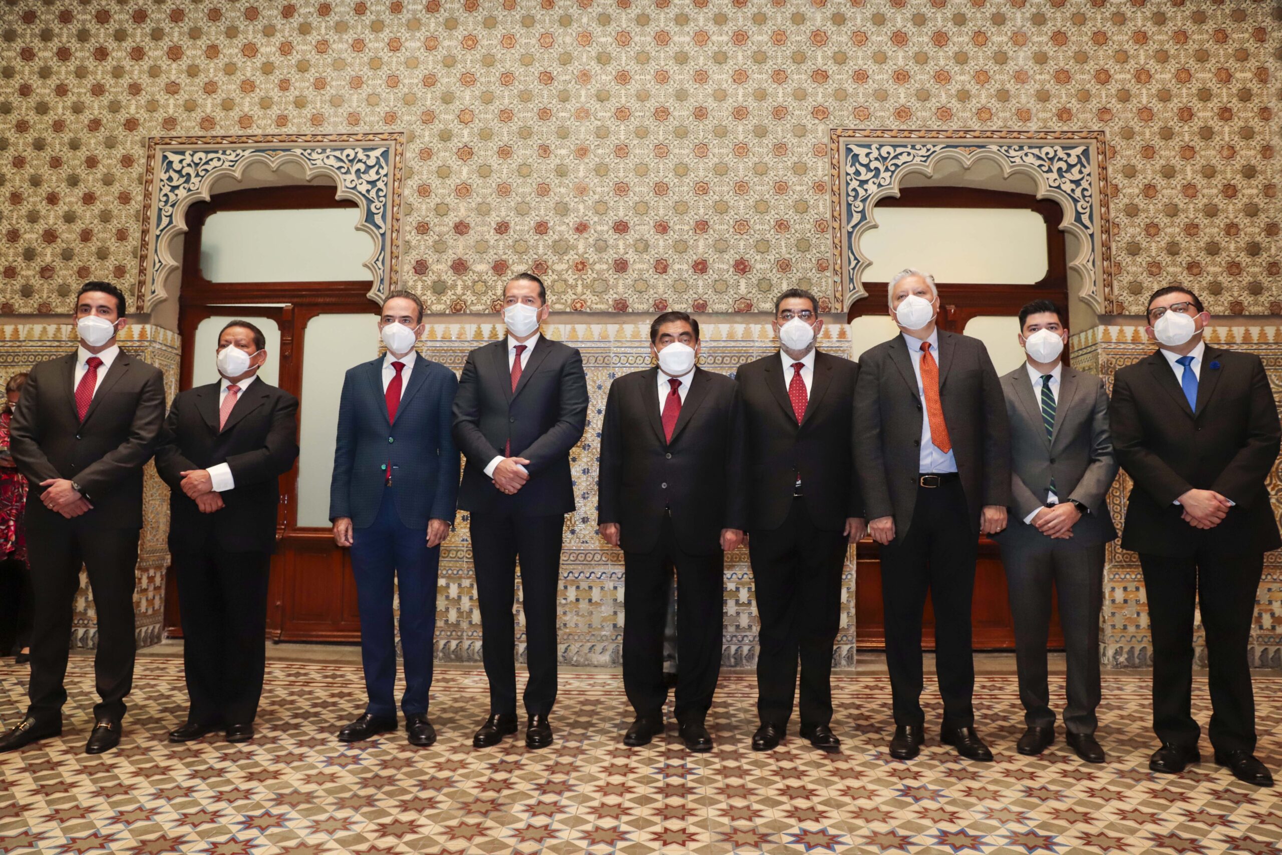 Acude gobernador Barbosa Huerta a instalación de la LXI Legislatura