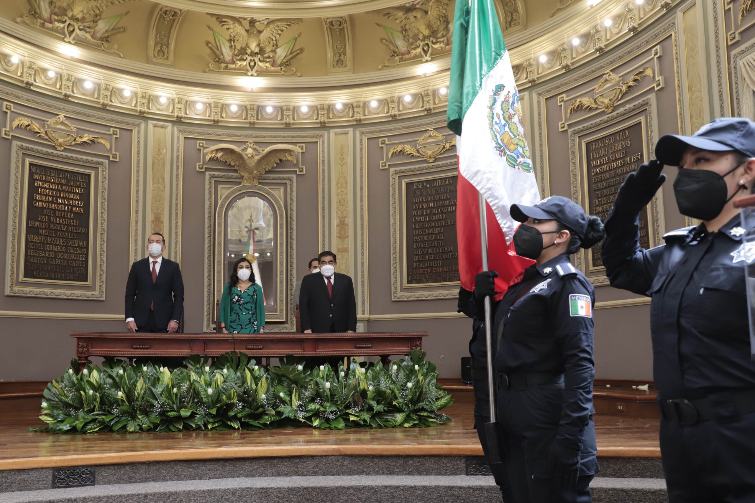 Acude gobernador Barbosa Huerta a instalación de la LXI Legislatura