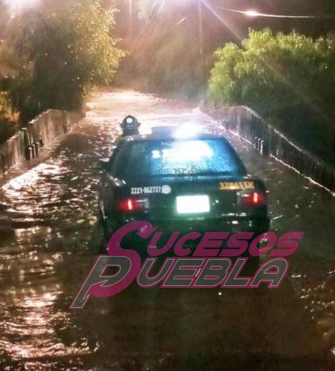 Se registra inundación en 40 viviendas en Lomas del Valle y una decena de autos varados