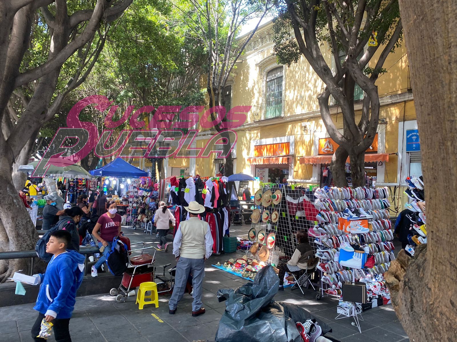 Eduardo Rivera pide paciencia a empresarios por reordenamiento de ambulantes
