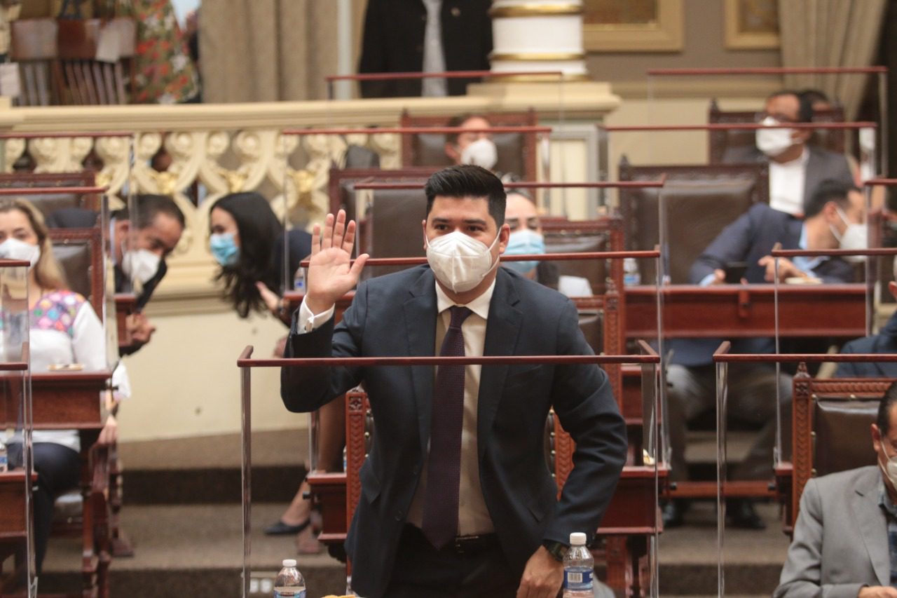 Se constituyen grupos parlamentarios y representaciones de la LXI Legislatura