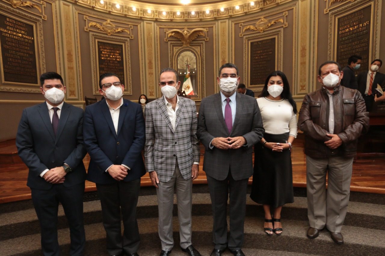 Se constituyen grupos parlamentarios y representaciones de la LXI Legislatura