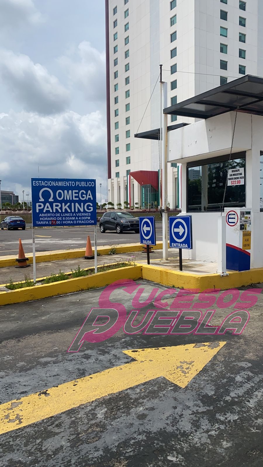 Roban autopartes en estacionamiento Omega de Ciudad Judicial