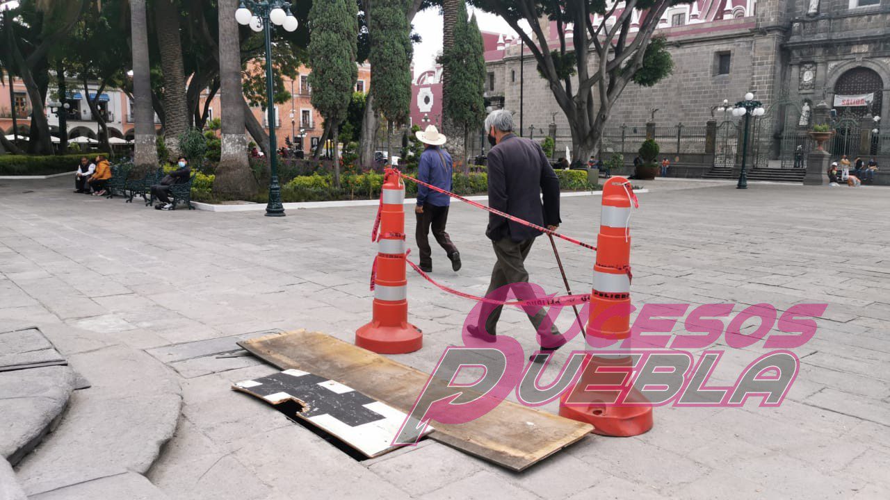 SEDATU entrega un zócalo con defectos, albañiles, lajas quebradas y en obra