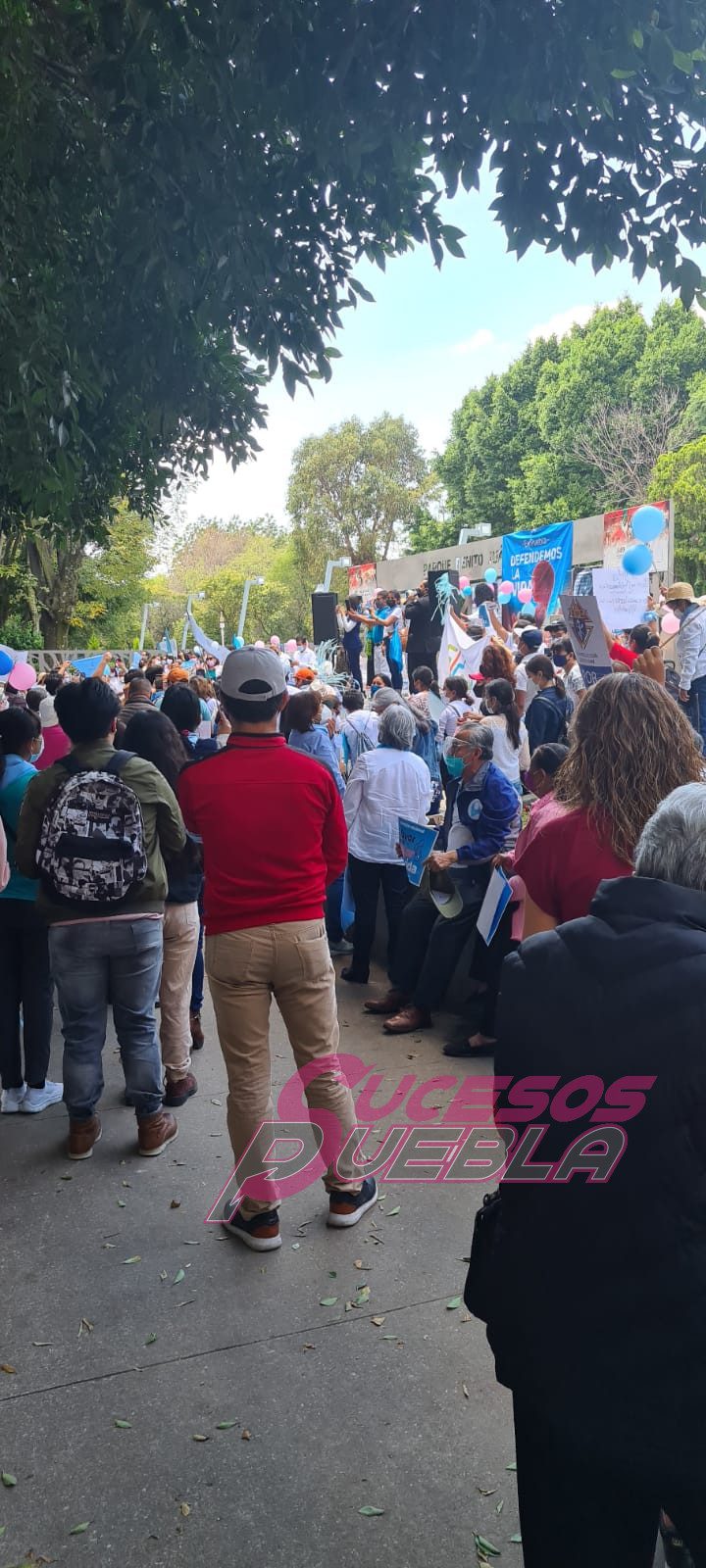 Se manifiestan en contra de la despenalización del aborto en Puebla