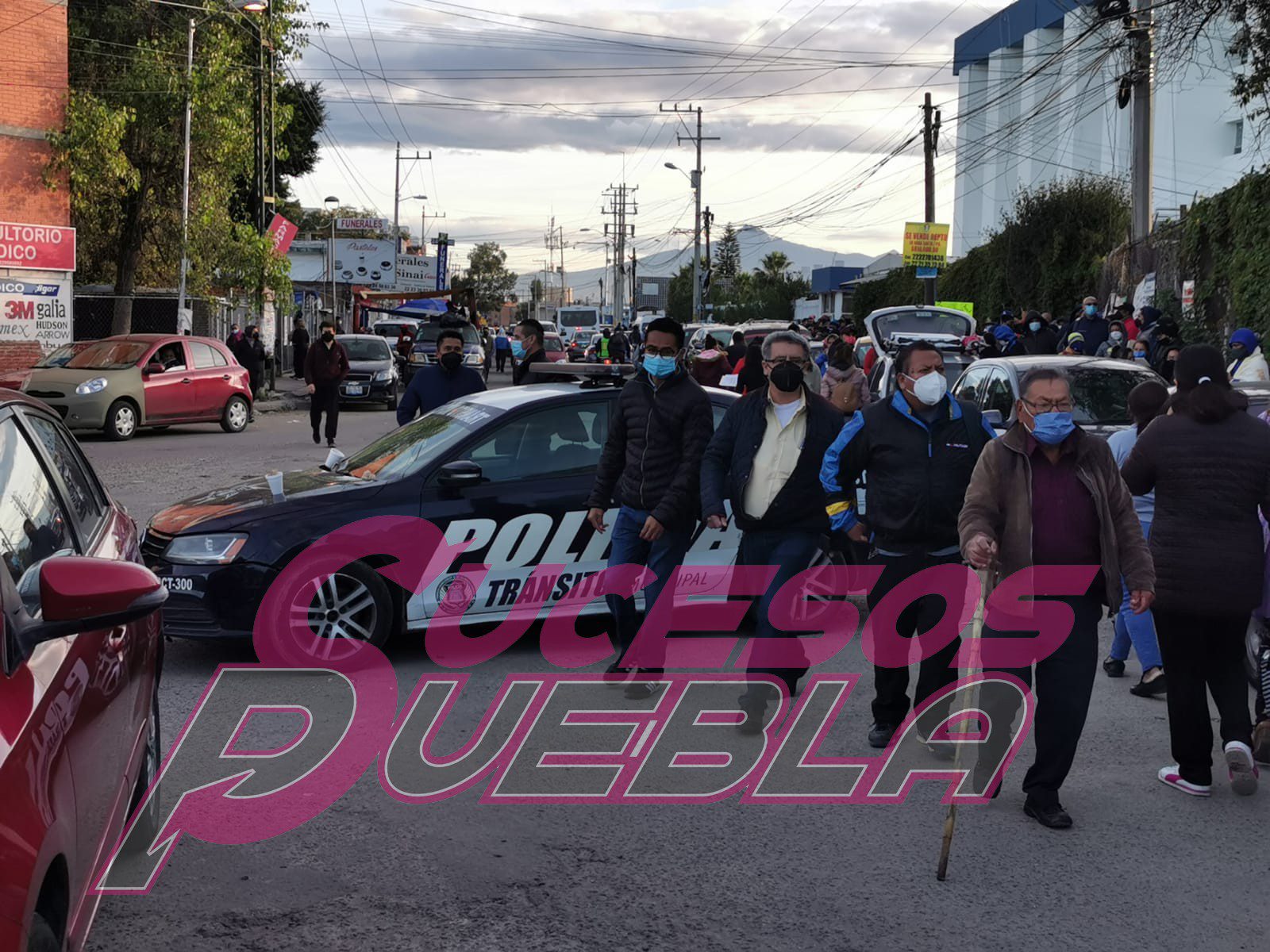 Largas filas en Hospital General del Sur por vacunación Covid a jóvenes de 18 y rezagados