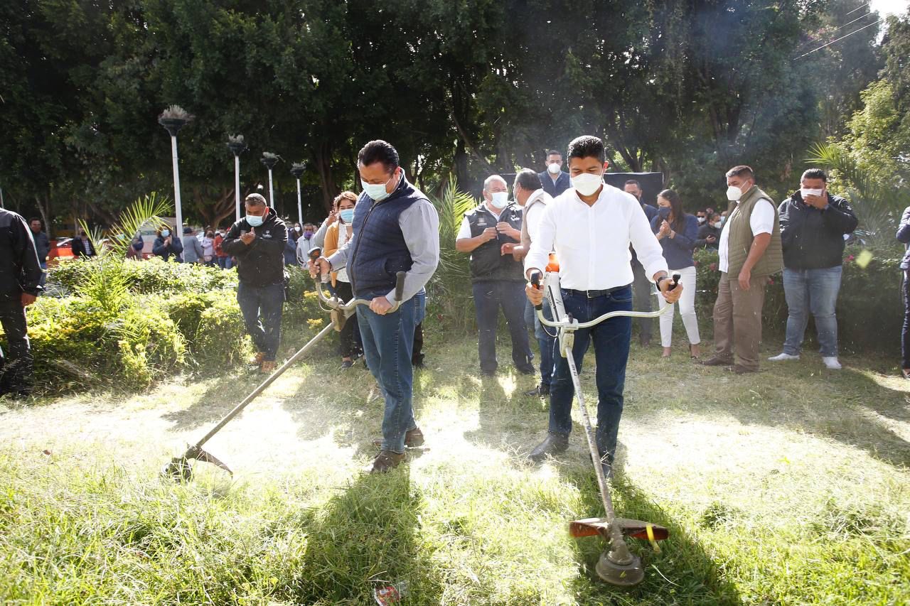 Eduardo Rivera Pérez inicia programa para mantenimiento de camellones y parques
