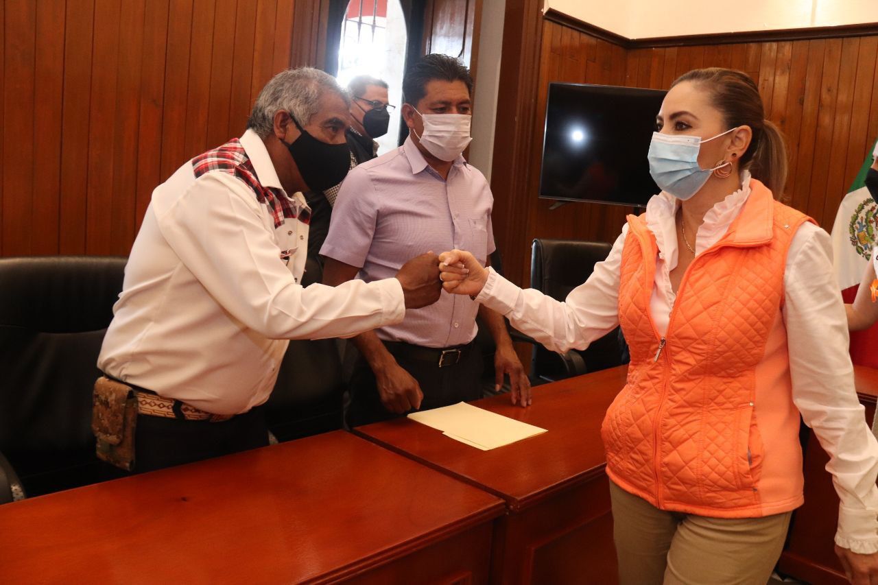 Se reúne Paola Angón con 13 presidentes auxiliares de San Pedro Cholula