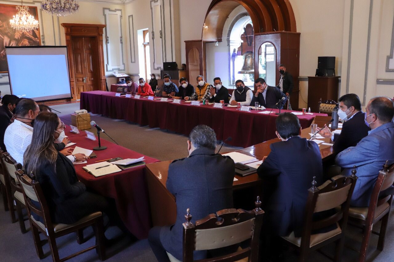 Eduardo Rivera Pérez encabeza reunión con ediles de las 17 juntas auxiliares de Puebla