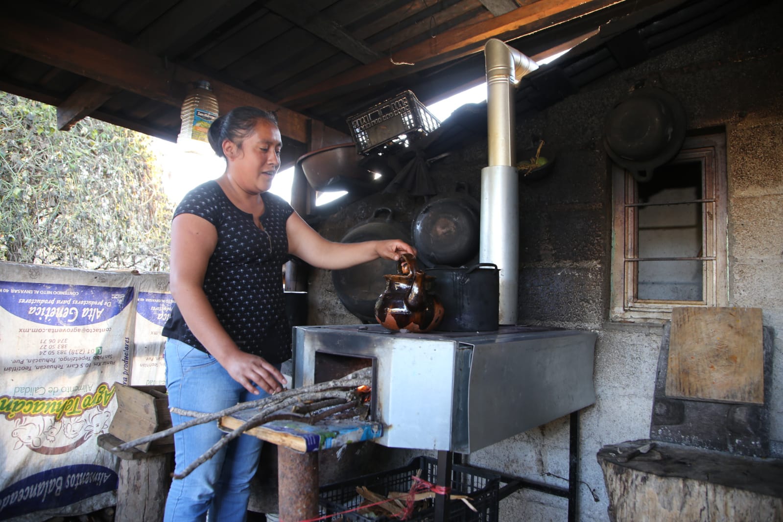 Entrega y supervisa Bienestar programas en la Sierra Nororiental