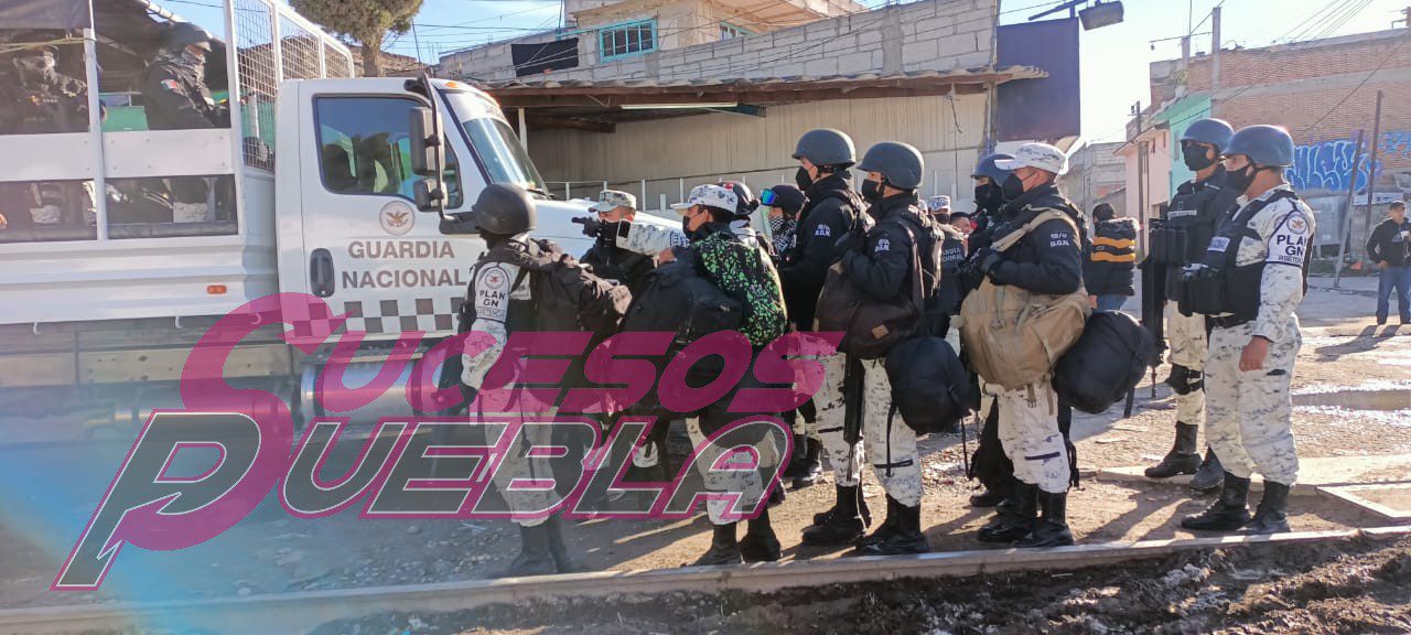 Fotogalería: Elementos de seguridad resguardan zona de explosión en Xochimehuacan