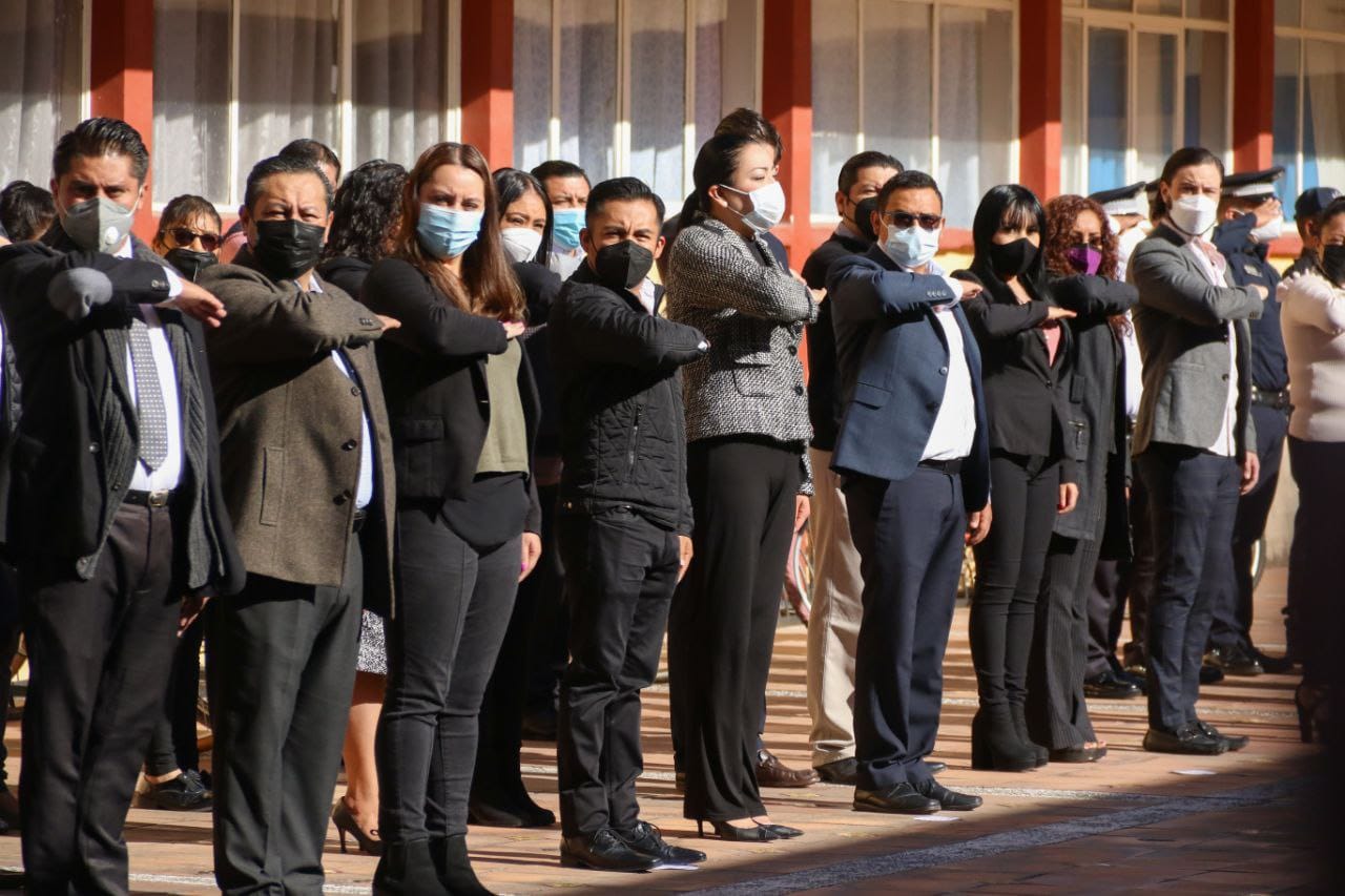 Llama Mundo Tlatehui a las y los servidores públicos a reafirmar los valores patrios