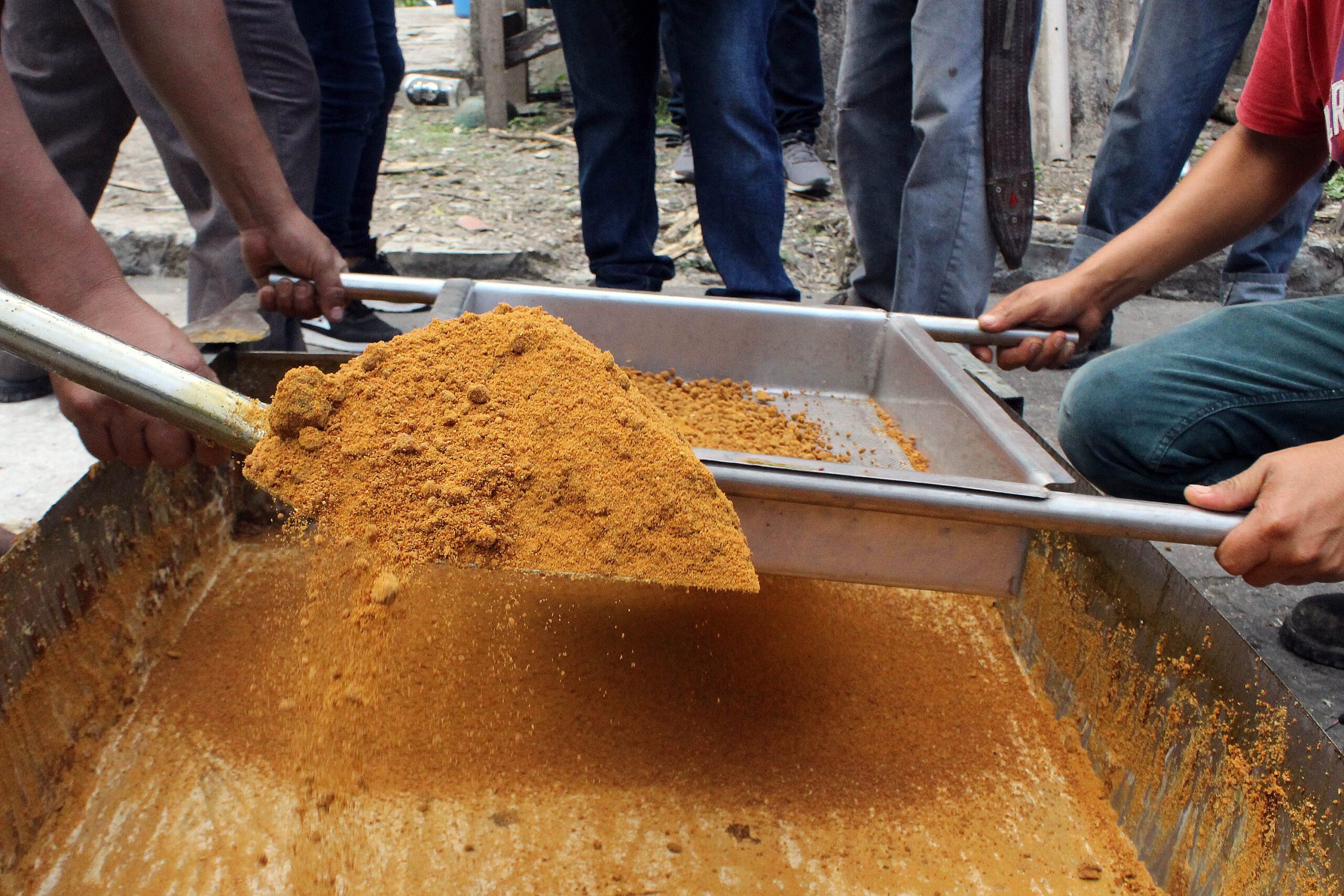 Capacita SDR a productores cañeros para fabricación de piloncillo
