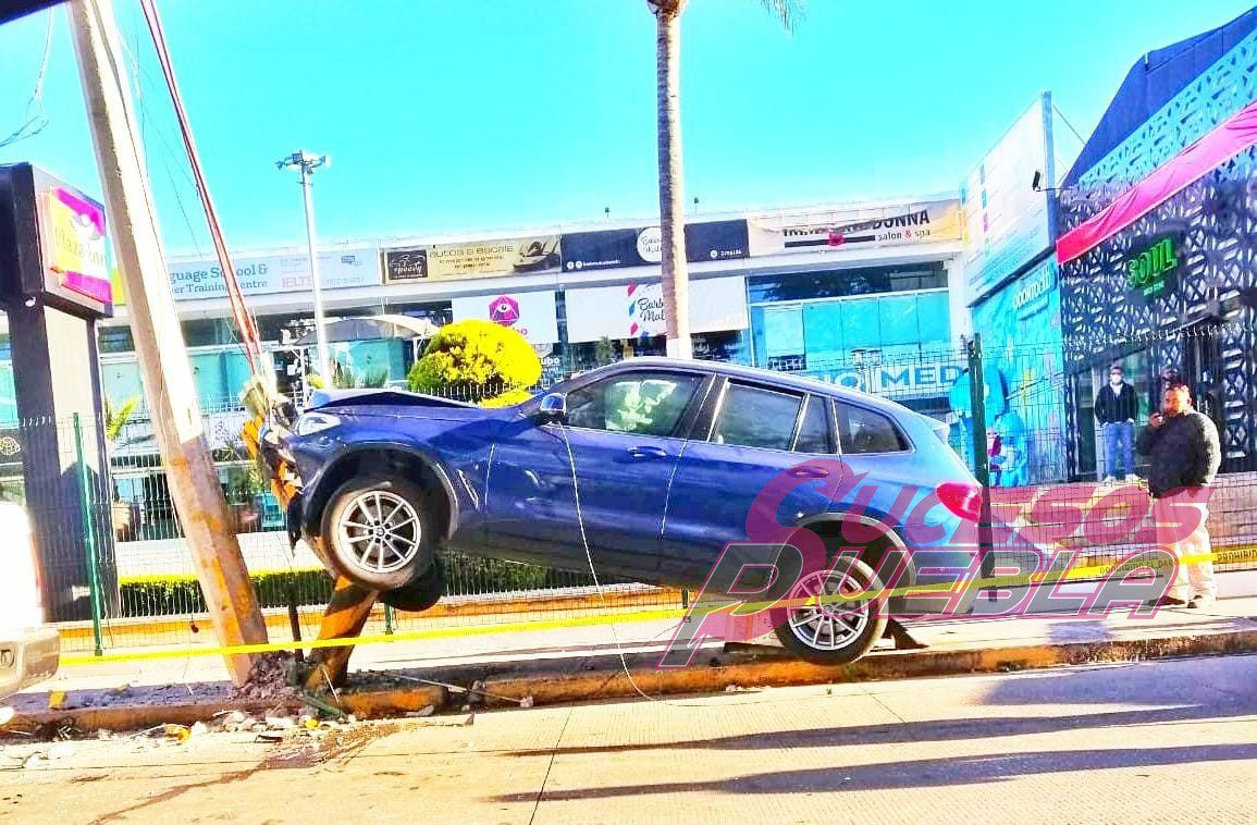 Así dejaron esta camioneta de lujo en Circuito Juan Pablo II