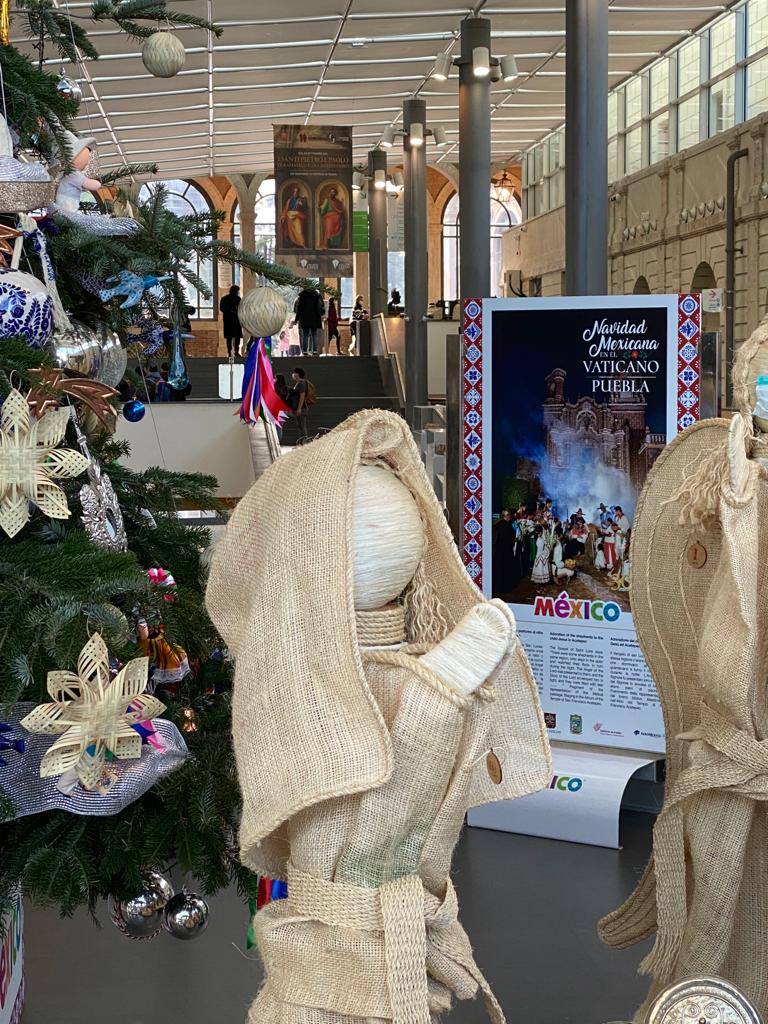 Promueve gobierno de Puebla artesanías poblanas en el vaticano