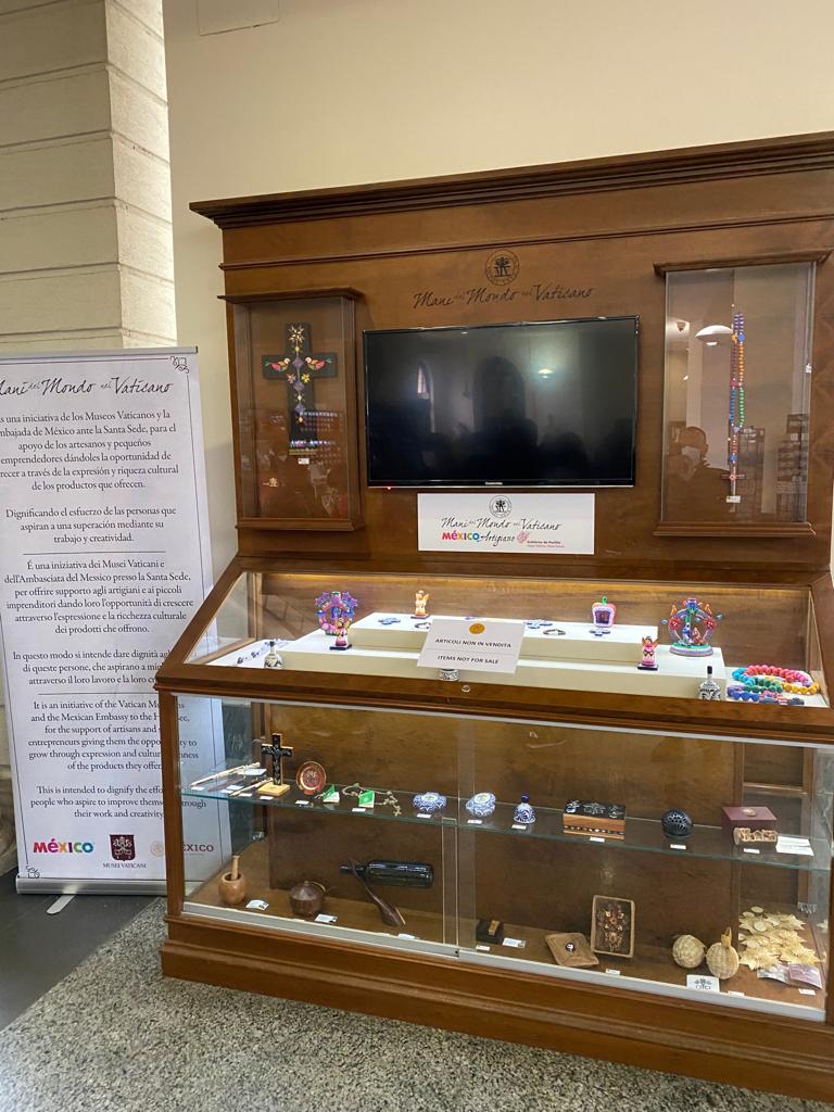 Promueve gobierno de Puebla artesanías poblanas en el vaticano