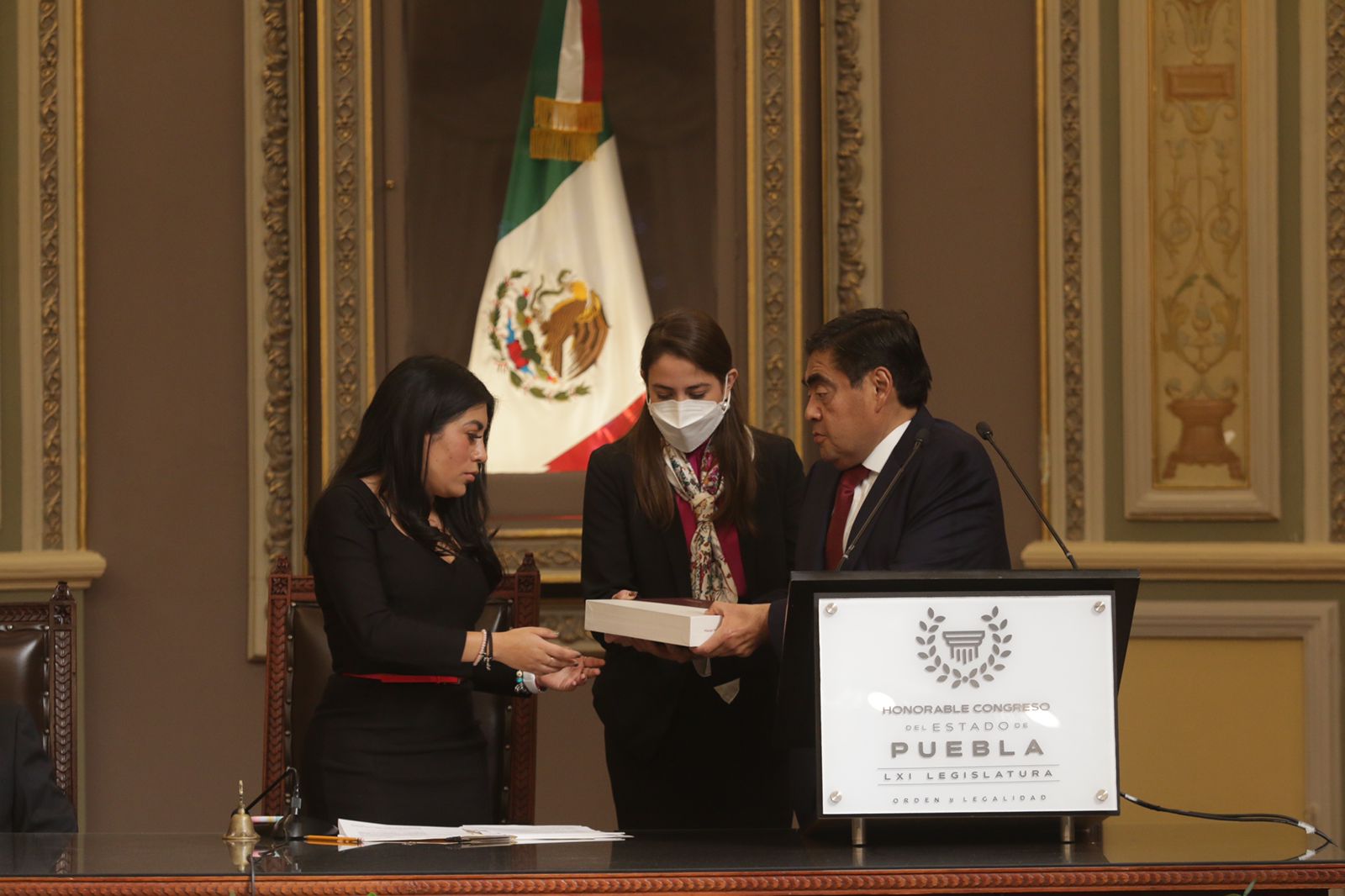 Recibe Congreso del Estado tercer informe del gobernador Miguel Barbosa