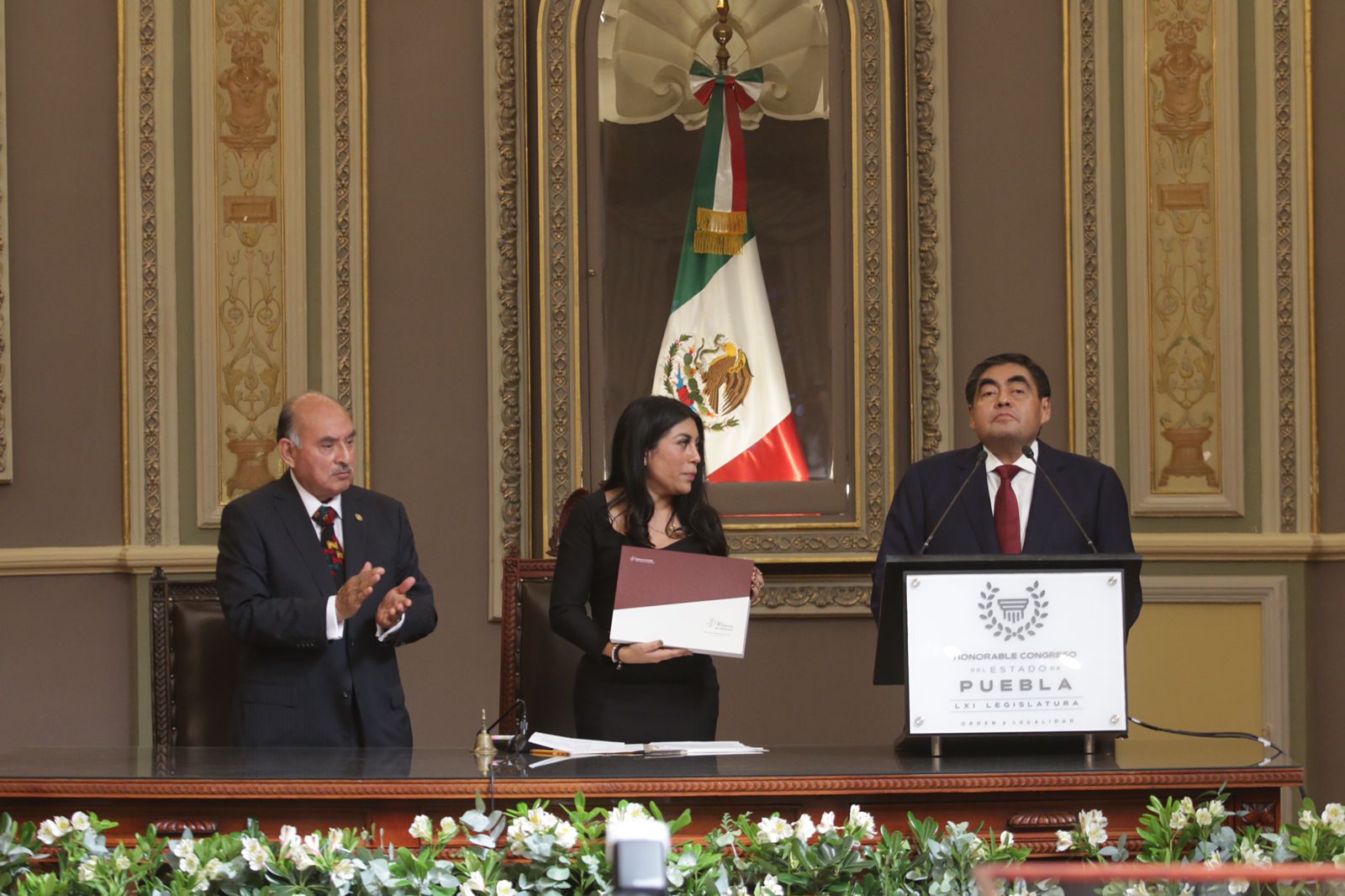 Recibe Congreso del Estado tercer informe del gobernador Miguel Barbosa