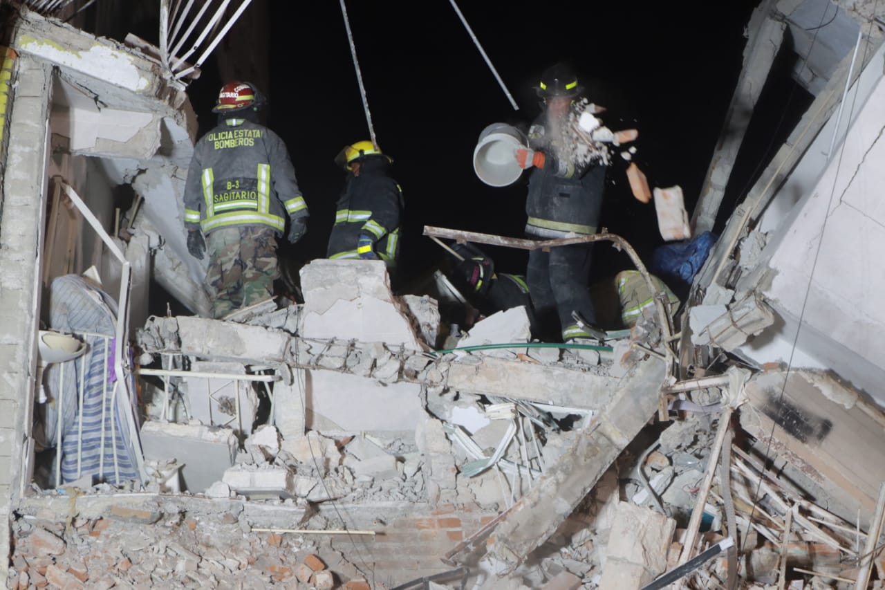 Rescata Bomberos del Estado dos cuerpos más en el Barrio de San Matías