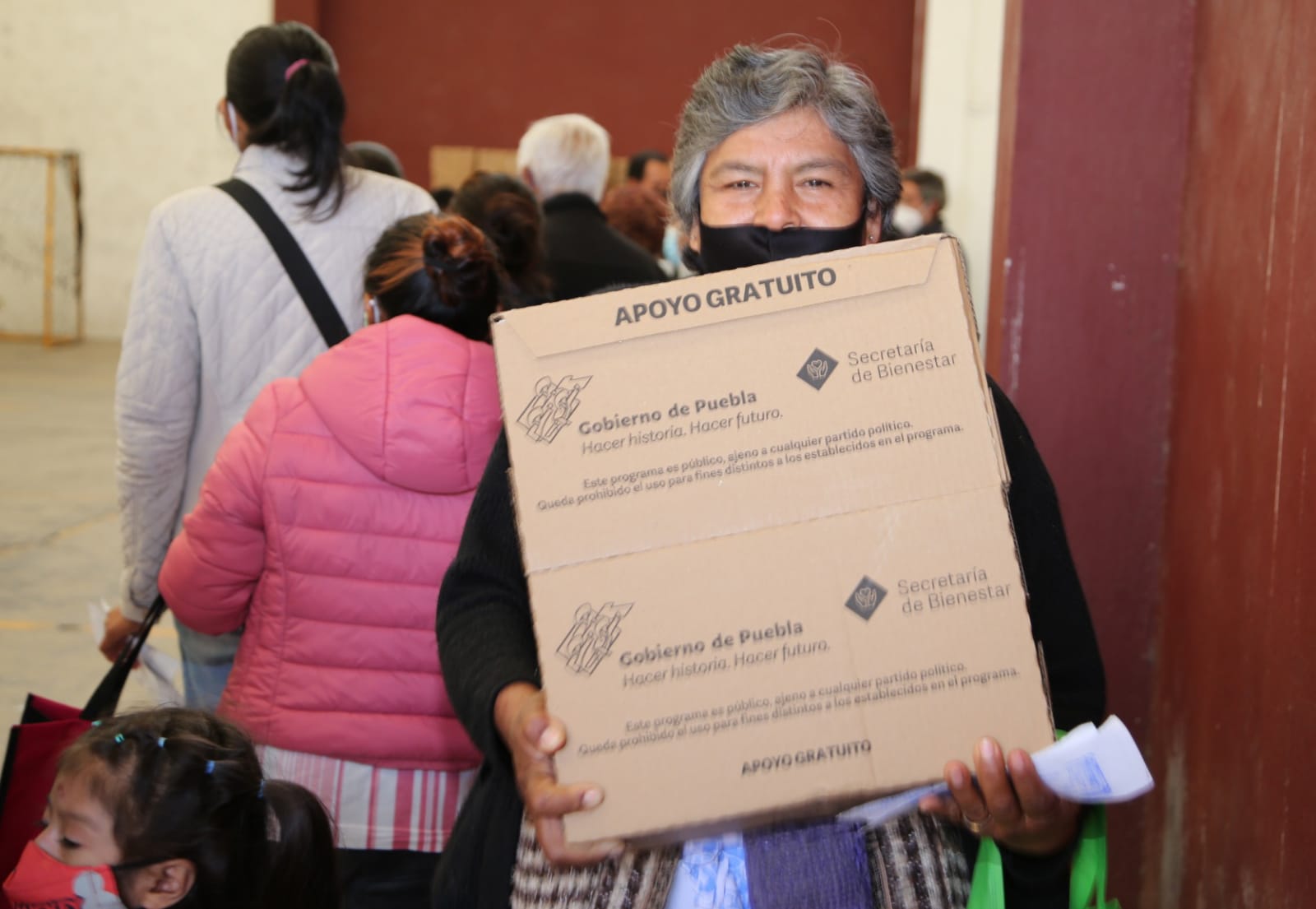 Continúa Bienestar entrega de producto lácteo en la capital poblana