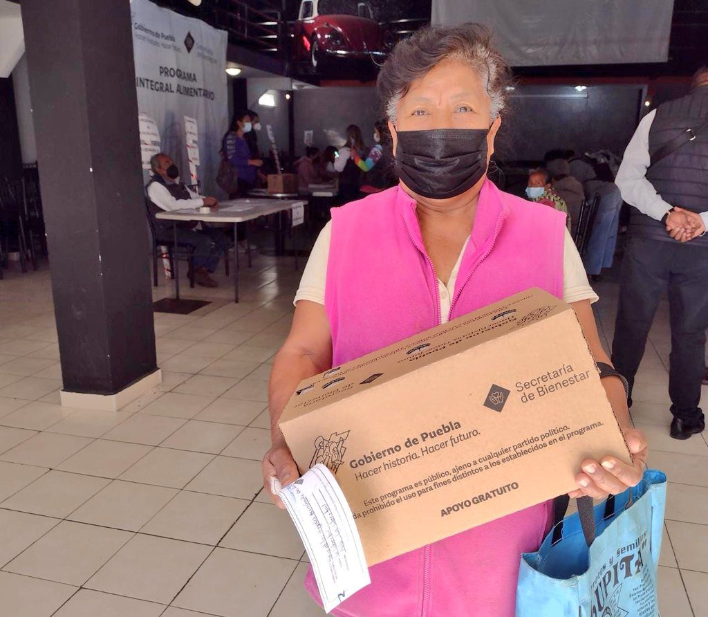 Continúa Bienestar entrega de producto lácteo en la capital poblana