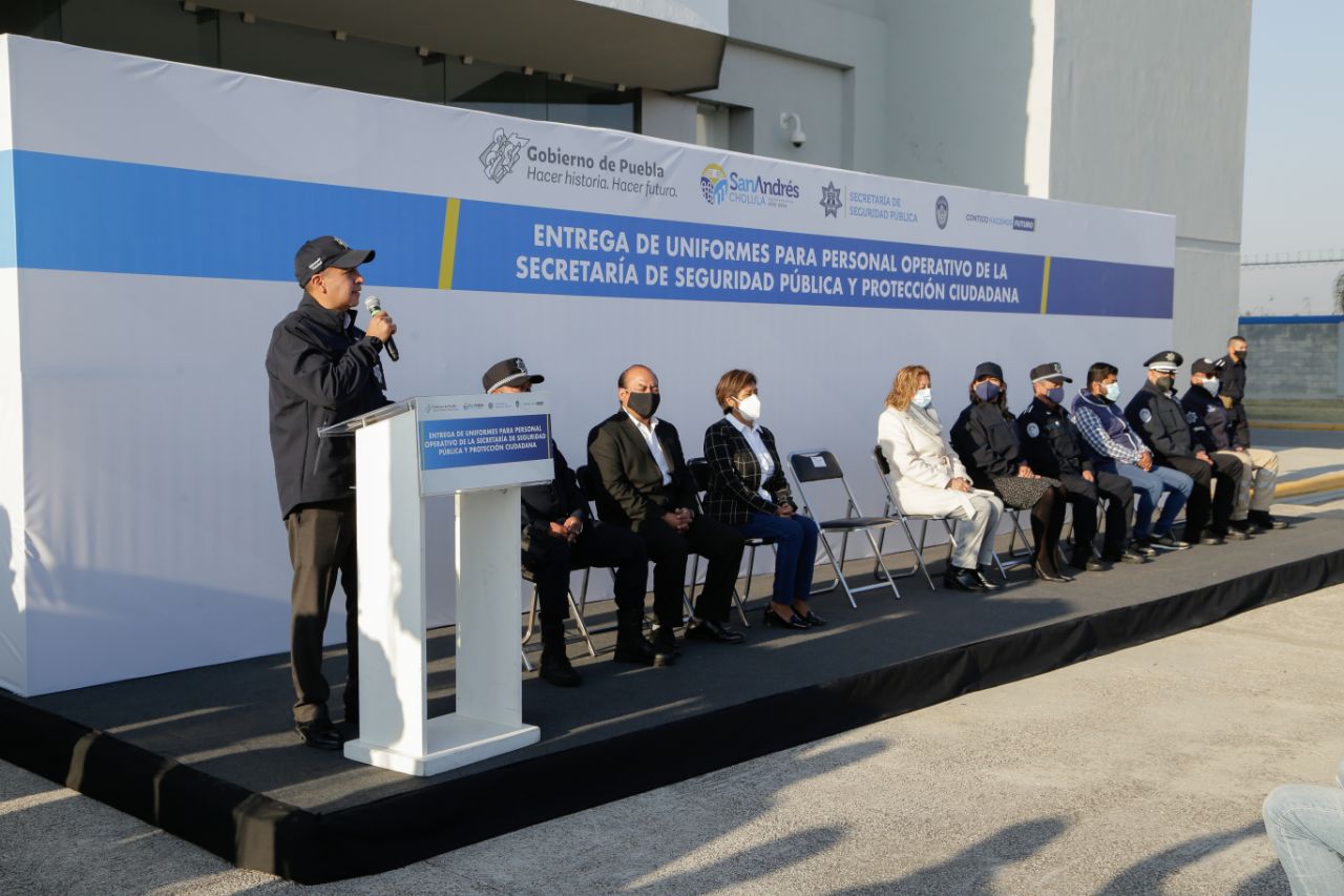 Entrega Mundo Tlatehui uniformes a elementos de la Secretaría de Seguridad Pública y Protección Ciudadana