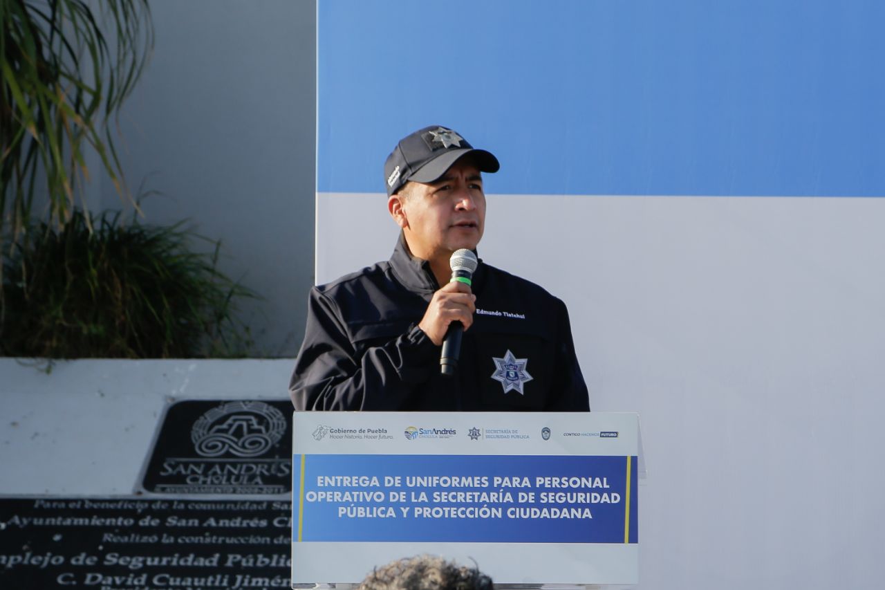 Entrega Mundo Tlatehui uniformes a elementos de la Secretaría de Seguridad Pública y Protección Ciudadana