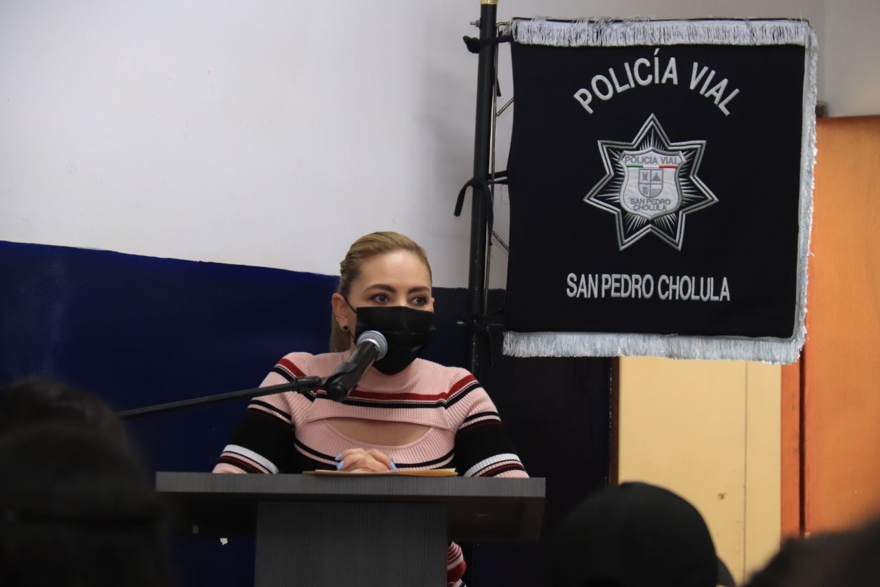 Paola Angón clausura primer curso de manejo para jóvenes en San Pedro Cholula