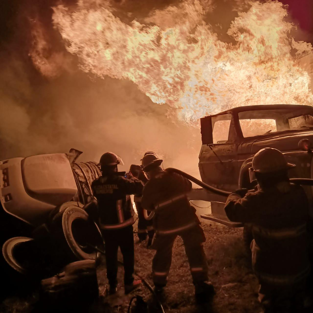 Se incencian dos tractocamiones en San Matías Cocoyotla, San Pedro Cholula