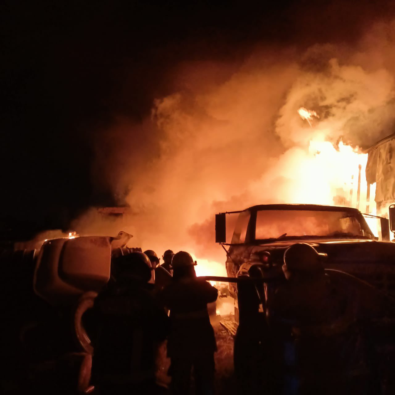 Se incencian dos tractocamiones en San Matías Cocoyotla, San Pedro Cholula